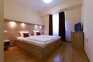 Отель Arcus Education Center Arcuş Стандартный двухместный номер с 1 кроватью или 2 отдельными кроватями-8